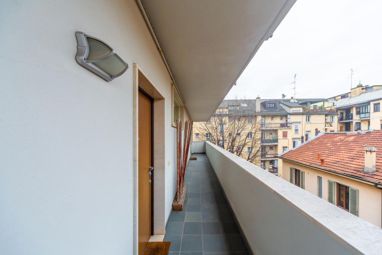 Cozy Apt - Corso Vercelli & Conciliazione M1 ميلان المظهر الخارجي الصورة